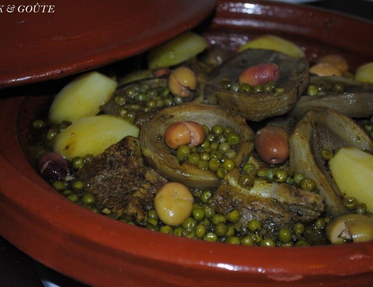 Tajine de boeuf aux artichauts, petits pois, pommes de terre et olives