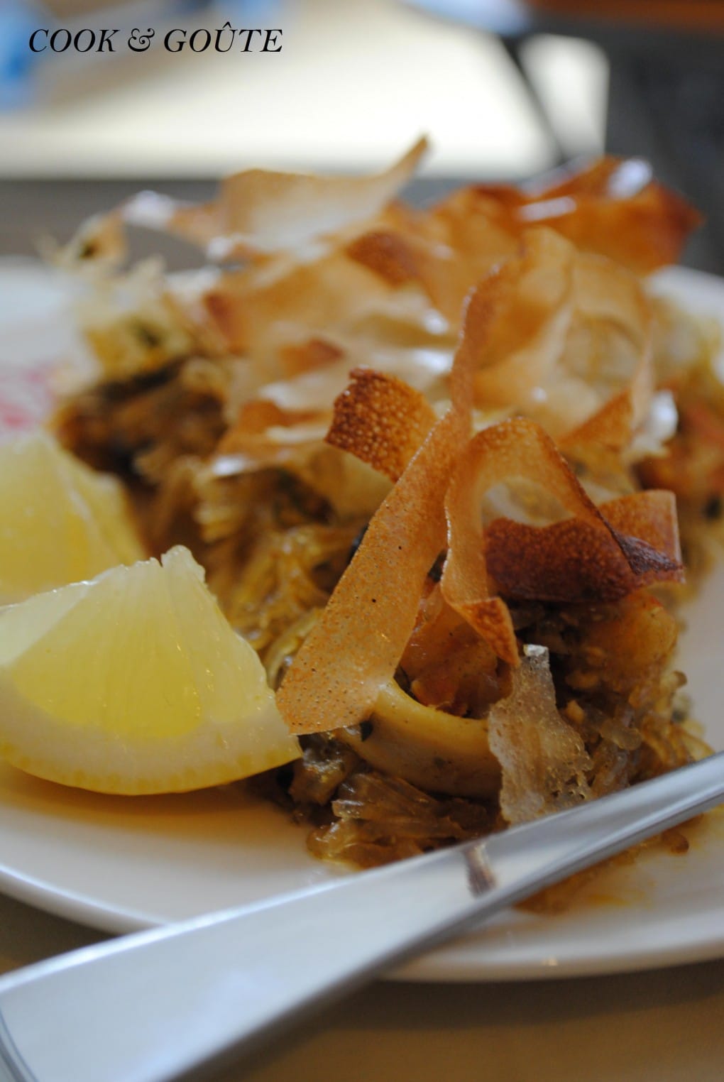 Pastilla au poisson et aux fruits de mer