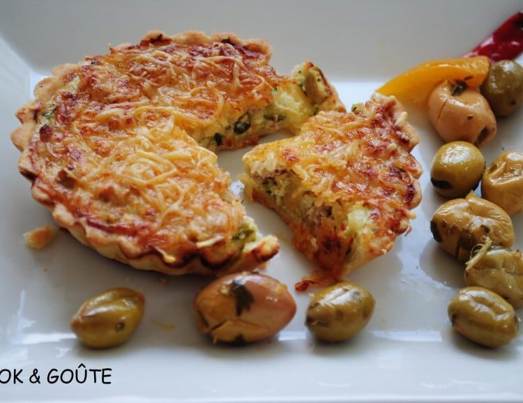 Tartelettes aux courgettes, au thon et aux olives