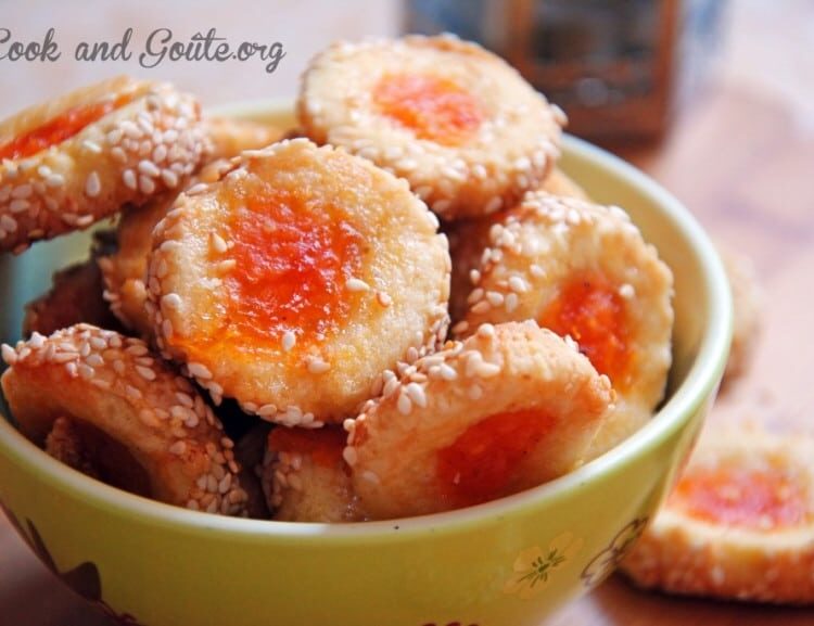 Biscuits sablés à la confiture de citrouille et graines de sésame