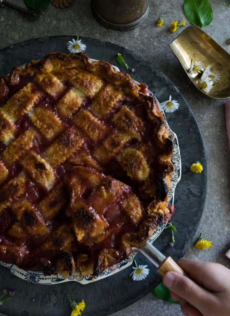 Tarte tressée aux fraises et poires