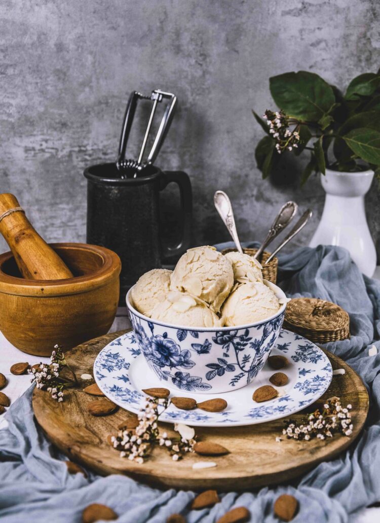 Glace aux amandes et à la fleur d’oranger